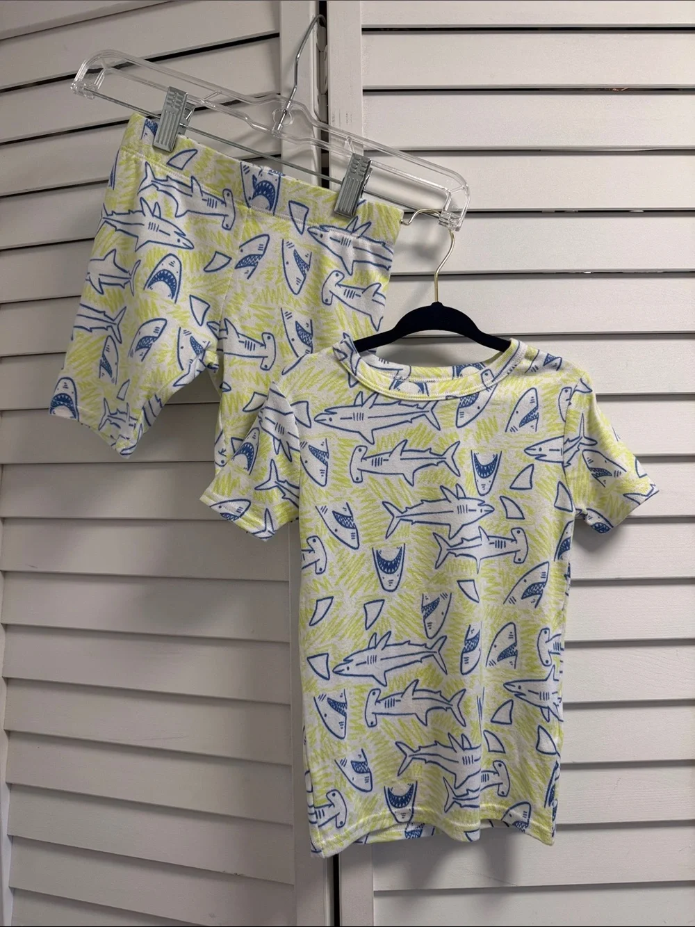 NWT Cat & Jack Boys Shark Pajama Set Size 4 Short Sleeve Shirt Shorts Sleepwear